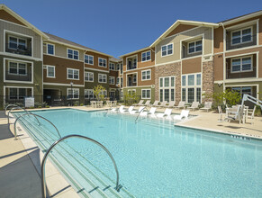 The Elliott Senior Apartments in Arlington, TX - Building Photo - Building Photo