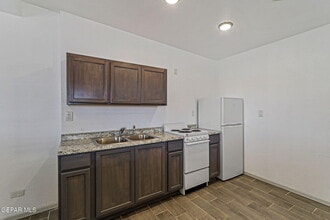 7921 Lirio Rd in El Paso, TX - Building Photo - Building Photo