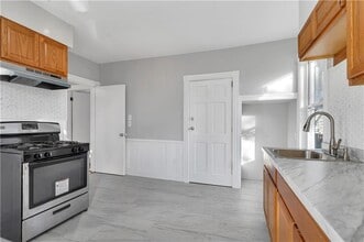 352 Orms St in Providence, RI - Foto de edificio - Building Photo