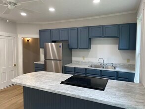 47 Union St, Unit Apt 1 in Farmington, NH - Building Photo - Building Photo