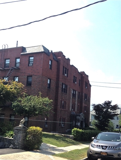 1 Lincoln Ave in White Plains, NY - Building Photo