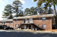 Woodgate Apartments in Atlanta, GA - Foto de edificio - Building Photo