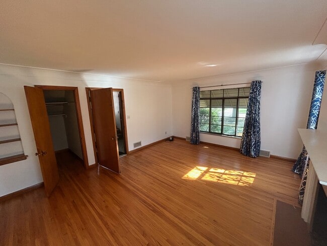 2677 Powhattan Pky, Unit Lower