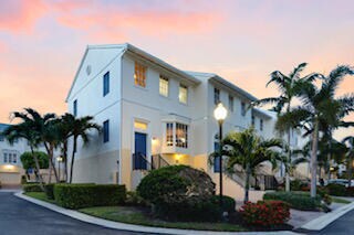 452 Juno Dunes Way in Juno Beach, FL - Building Photo - Building Photo
