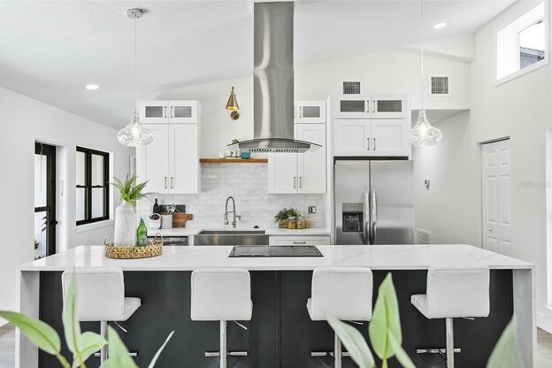 2713 Renatta Dr in Belleair Bluffs, FL - Building Photo - Building Photo