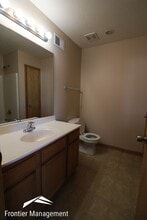 908-910 Jackalope Ct in Junction City, KS - Building Photo - Building Photo