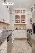 170 E 87th St in New York, NY - Building Photo - Building Photo