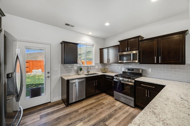 19013 Alpine Walk Ct in Reno, NV - Building Photo - Building Photo