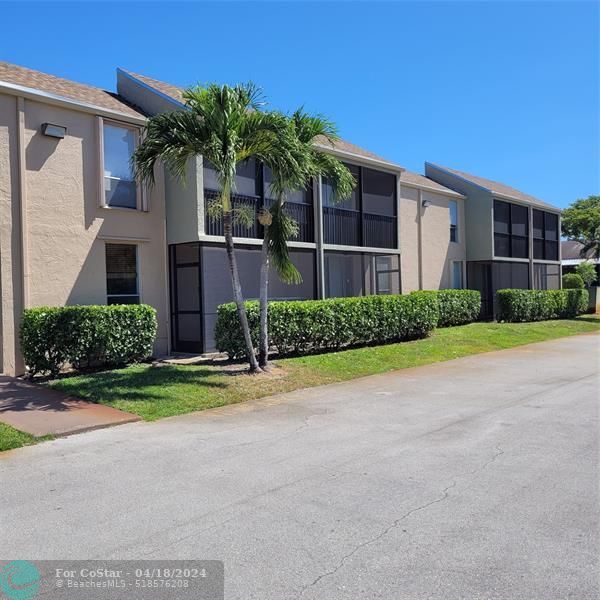 7173 Orange Dr in Davie, FL - Foto de edificio - Building Photo