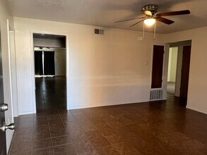 8902 Aztec Rd NE in Albuquerque, NM - Building Photo - Building Photo