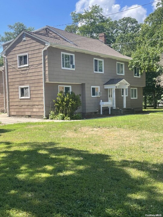 62 Wheeler Rd in Central Islip, NY - Building Photo