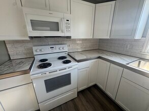 246 Reservoir Rd, Unit Apartment A in Perryopolis, PA - Building Photo - Building Photo