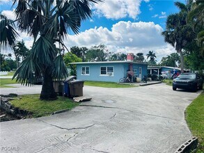 4465 Birmingham St in Ft. Myers, FL - Building Photo - Building Photo