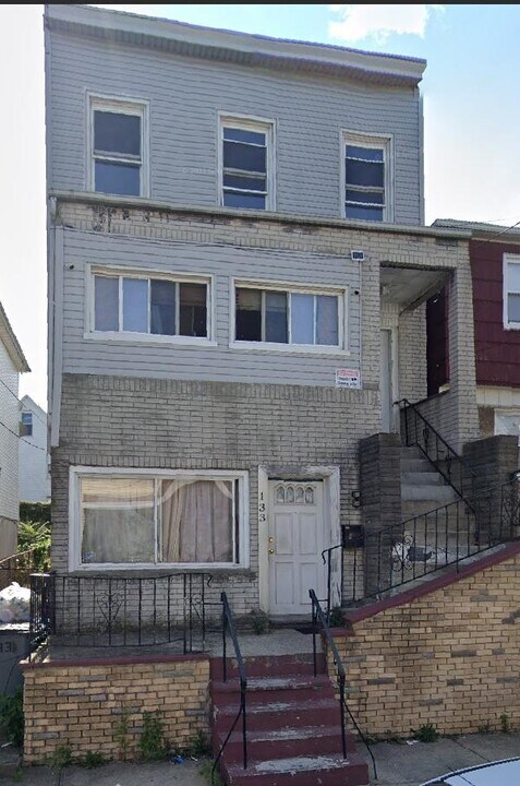 133 Myrtle Ave in Jersey City, NJ - Building Photo