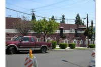 Mi Primera Casa in Los Angeles, CA - Foto de edificio - Building Photo