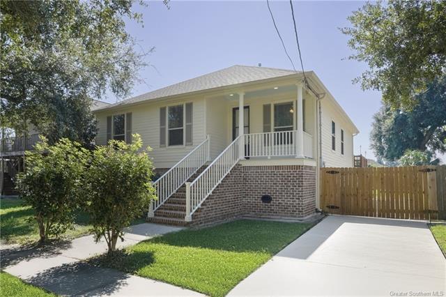 1494 Burbank Dr in New Orleans, LA - Building Photo