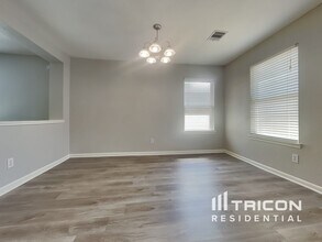 6535 Providence View Ln in Houston, TX - Foto de edificio - Building Photo