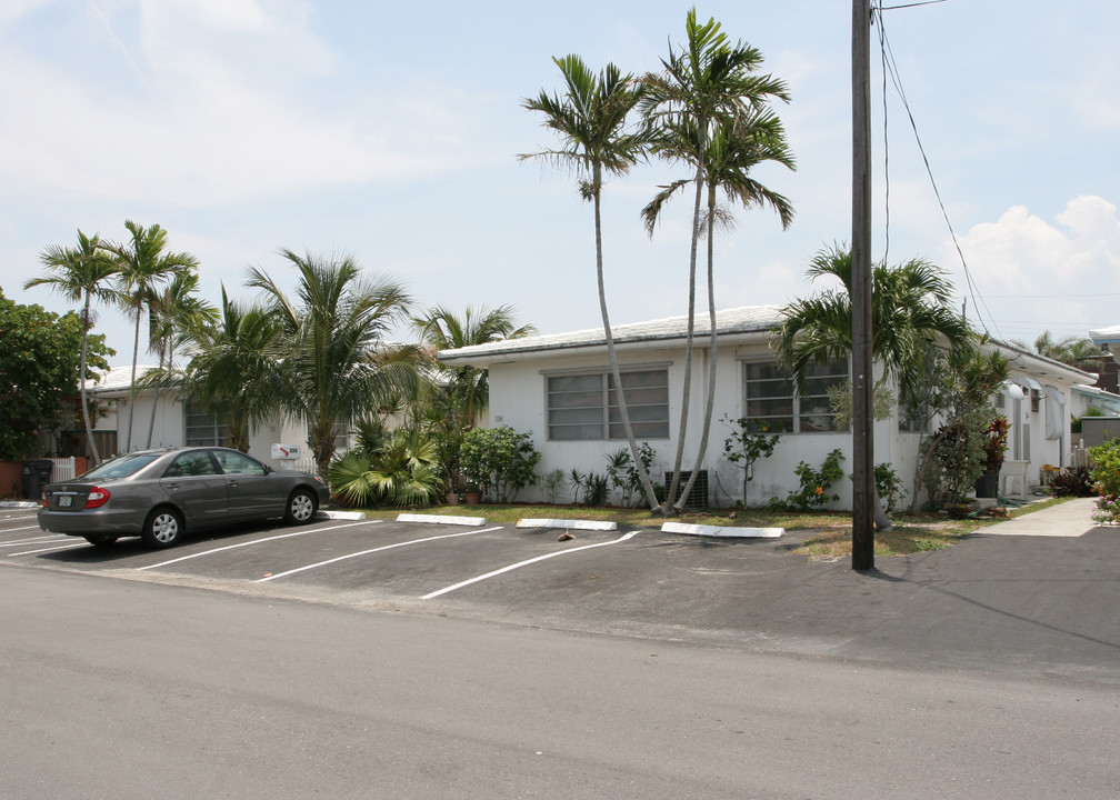 322 Walnut St in Hollywood, FL - Building Photo