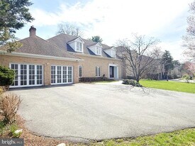 9809 Hall Rd in Potomac, MD - Building Photo