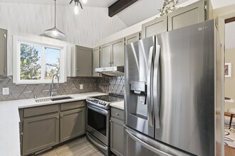 8682 Alpen Cir in Cottonwood Heights, UT - Building Photo - Building Photo