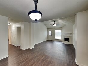 409 Mystic Glen Loop in Houston, TX - Building Photo - Building Photo