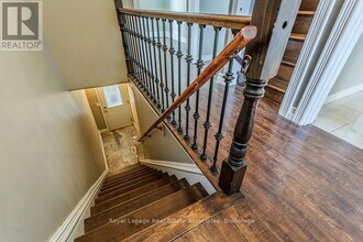 19 Sanford Ave S in Hamilton, ON - Building Photo - Building Photo