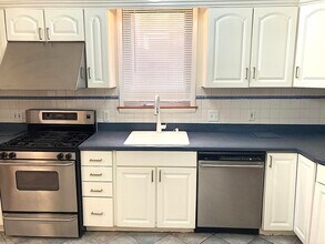 284 MAGNOLIA Ave in Jersey City, NJ - Building Photo - Building Photo