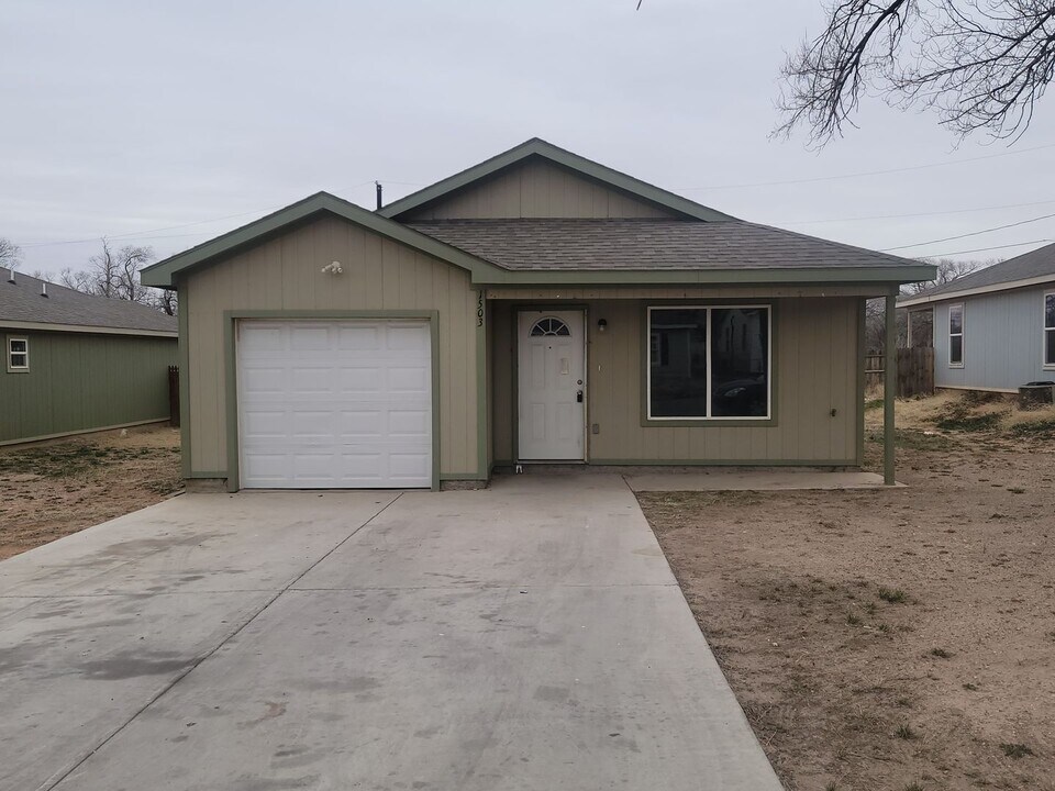 1503 E 6th St in Lubbock, TX - Building Photo