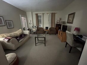 2094 Murray Hill Rd, Unit 4 in Cleveland, OH - Building Photo - Building Photo