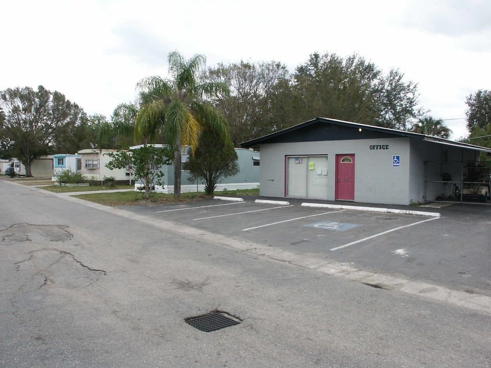 Alafaya Mobile Park in Gibsonton, FL - Building Photo