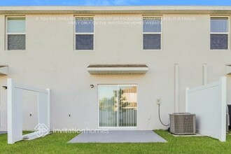 3685 Fulton Ferry Ln in Tampa, FL - Building Photo - Building Photo