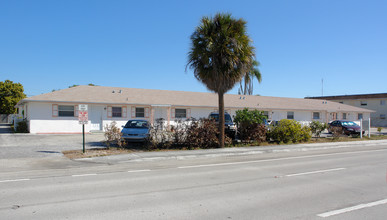 315 NW 20th St in Boca Raton, FL - Foto de edificio - Building Photo