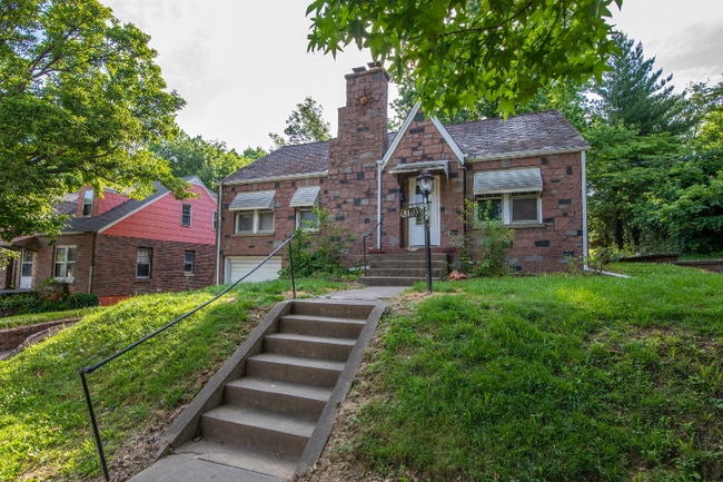 property at 810 Illinois Ave