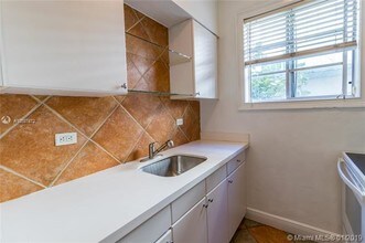 940 Jefferson Ave-Unit -5 in Miami Beach, FL - Building Photo - Building Photo