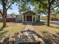 5700 Worth St in Dallas, TX - Foto de edificio - Building Photo