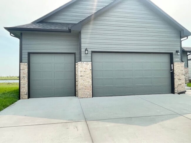 property at 5496 N Toben Dr