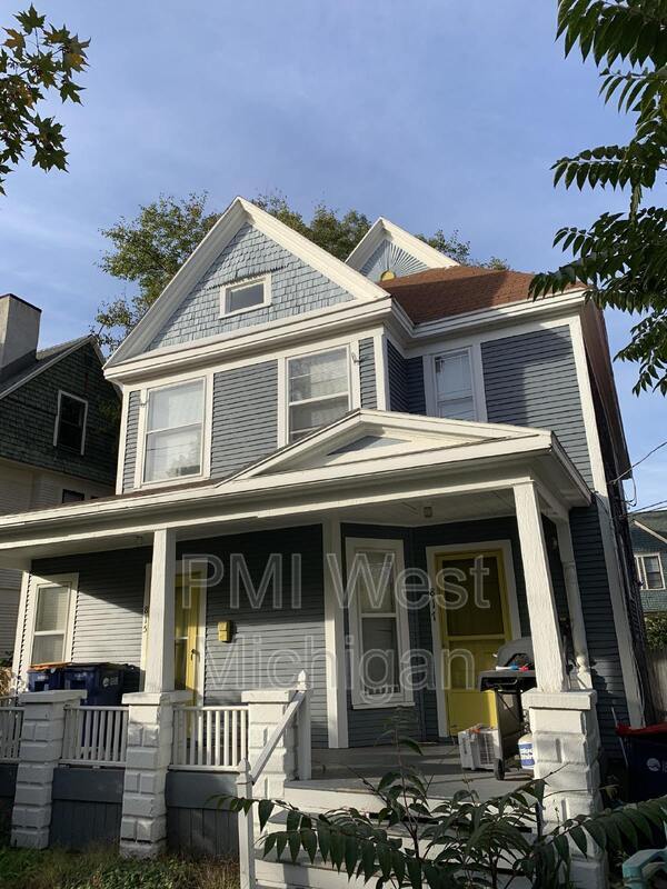 property at 817 Fairmount St SE