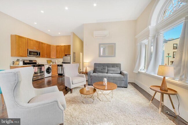 1836 Delancey St in Philadelphia, PA - Foto de edificio - Building Photo