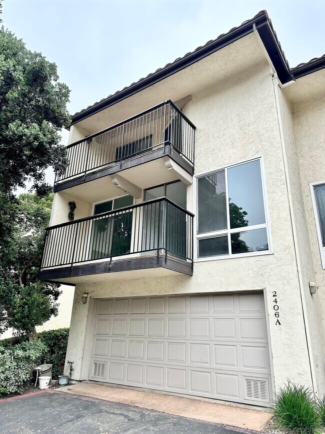 2406 Altisma Way in Carlsbad, CA - Building Photo - Building Photo