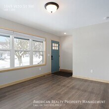 1049 Veto St NW in Grand Rapids, MI - Building Photo - Building Photo