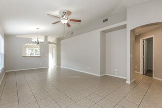 18123 Lembrecht Way in Tampa, FL - Building Photo - Building Photo