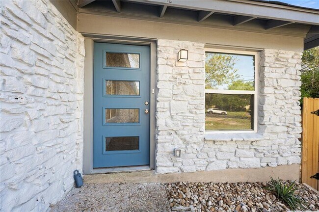2303 Metcalfe Rd in Austin, TX - Building Photo - Building Photo