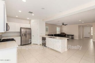 12324 W Wagon Wheel Dr in Glendale, AZ - Building Photo - Building Photo