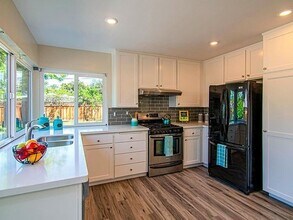 840 Sweetbay Dr in Sunnyvale, CA - Building Photo - Building Photo