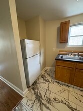 5166 Parkside ave, Unit 2nd Floor in Philadelphia, PA - Building Photo - Building Photo