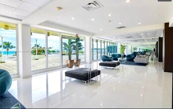5701 Collins Ave, Unit 1107 in Miami Beach, FL - Building Photo - Building Photo