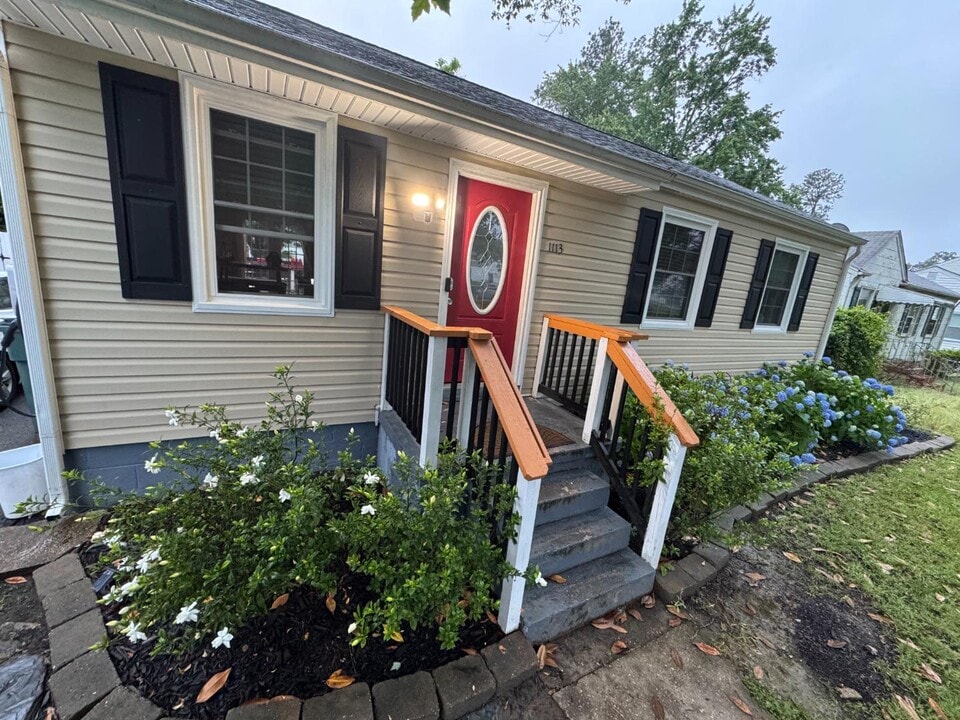 1113 Virginia Ave in Glen Allen, VA - Building Photo