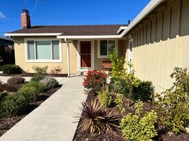 5255 Halifax Dr in San Jose, CA - Building Photo