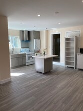 16515 Jersey St in Los Angeles, CA - Building Photo - Building Photo