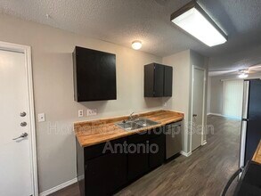 12160 Stoney Bridge in San Antonio, TX - Building Photo - Building Photo
